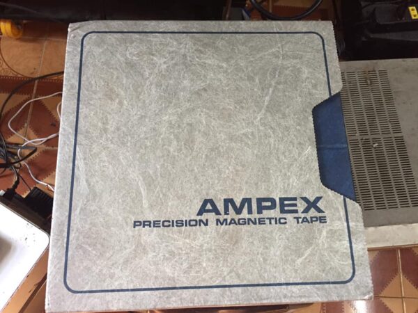 Băng cối Ampex 704 của Mỹ, băng 10 inch, sợi lớn 12 inch