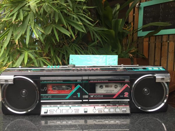 Máy cassettes TOSHIBA Sugar SW9 hàng bãi của Nhật