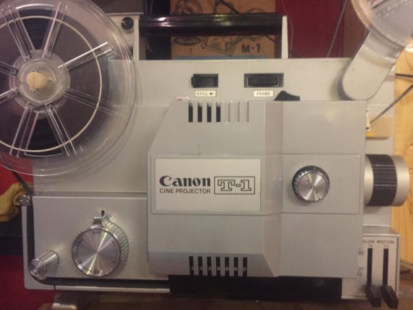 Máy chiếu phim cổ 8mm CANON của Nhật