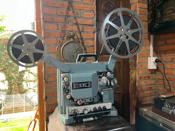 máy chiếu phim cổ 16mm khủng 1